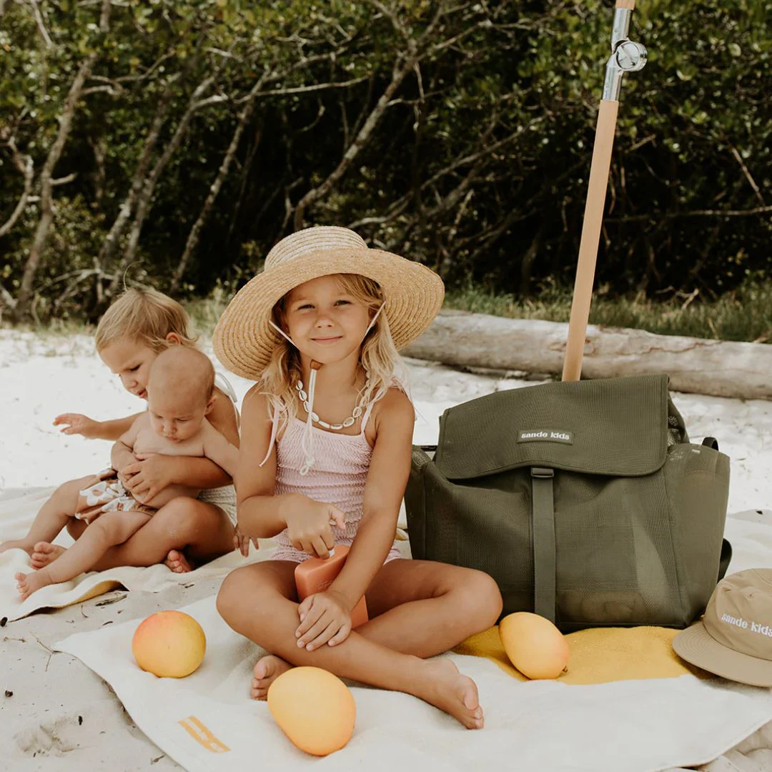 Beach Hauler - Mesh Backpack - Pandanus - Image 4
