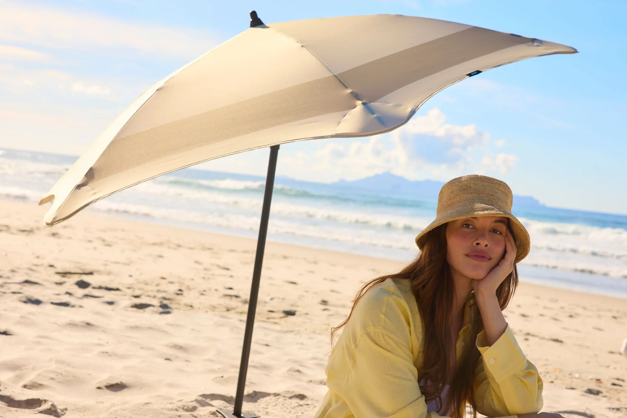 Umbrella - Beach - Sand - Image 2