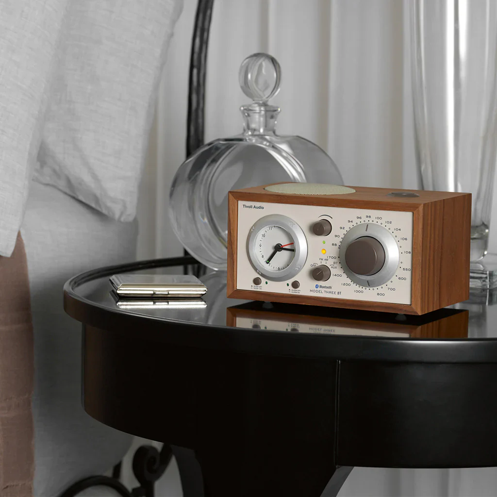 Model Three Clock Radio with Bluetooth - Image 5
