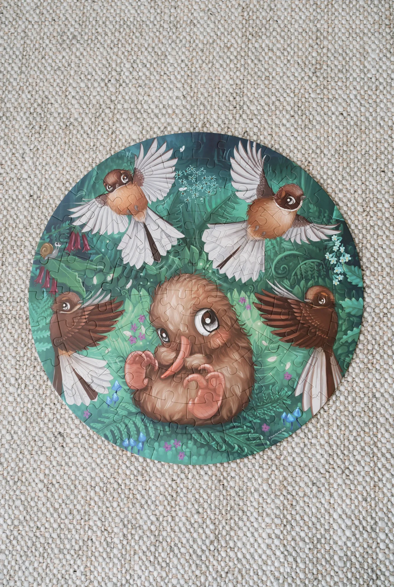 Fantail Flurry - 100 Piece Round Puzzle - Image 5