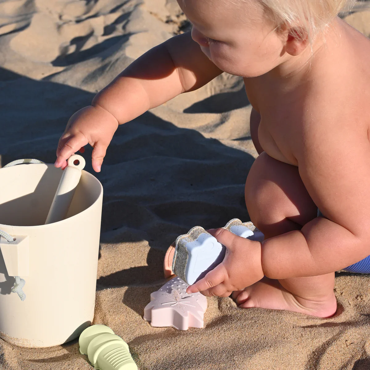 Silicone Bucket and Spade Set - Apple Sorbet - Image 5