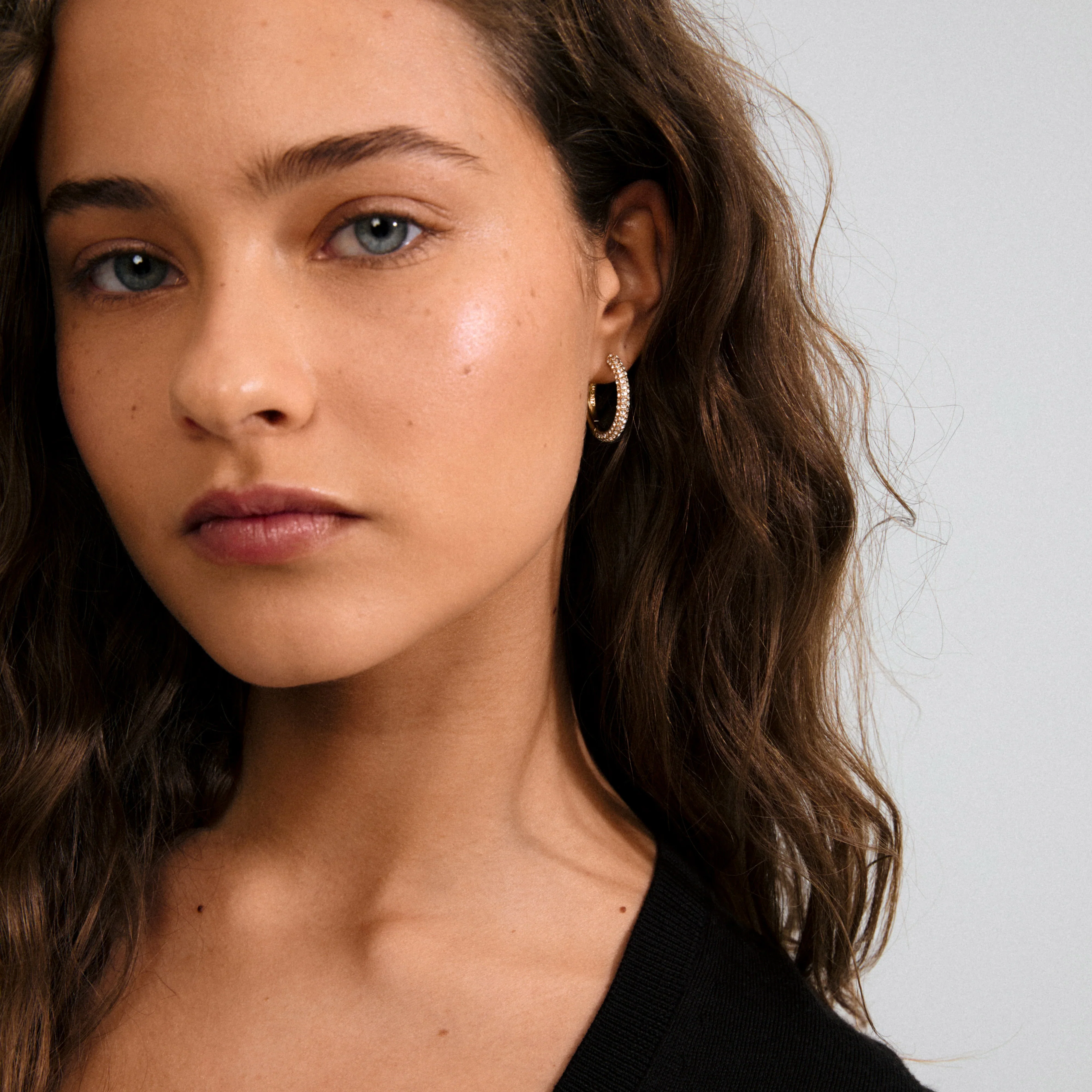 Tatum Crystal Hoop Earrings Large - Gold Plated - Image 2