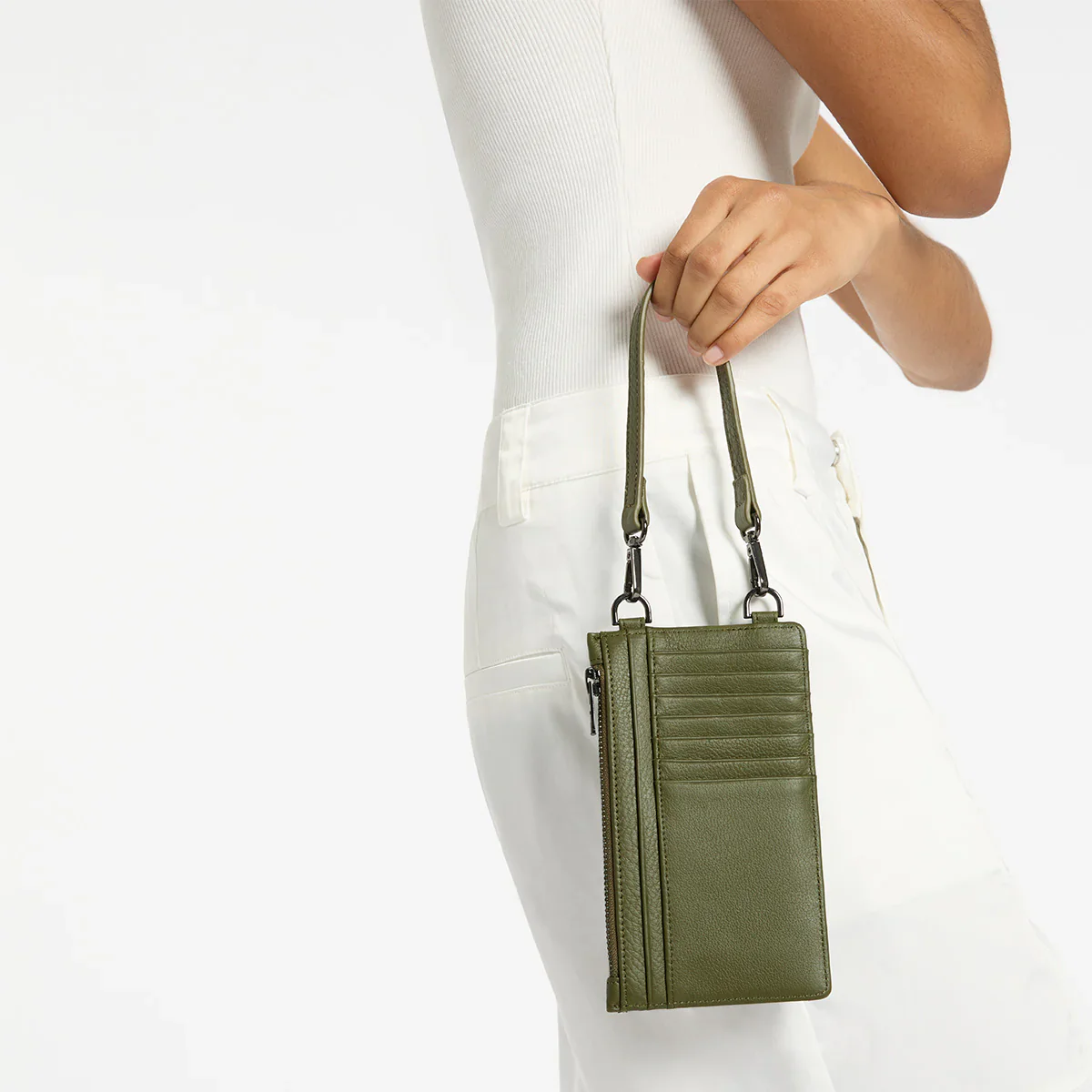 Voyager Bag - Khaki - Image 10